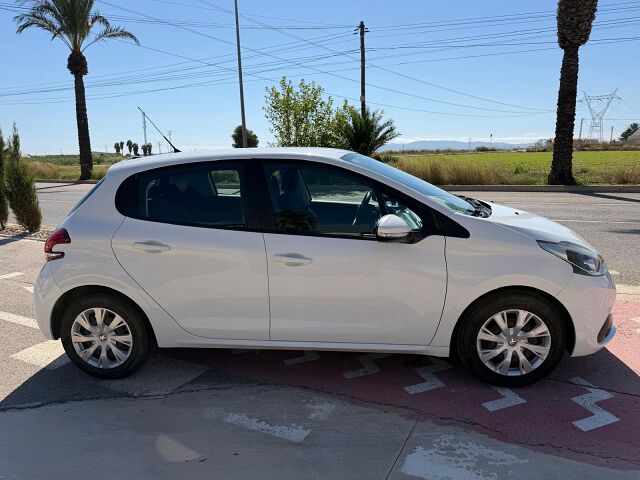 PEUGEOT 208 ACTIVE 1.2 VTI SPANISH LHD IN SPAIN 84000 MILES SUPERB 2018